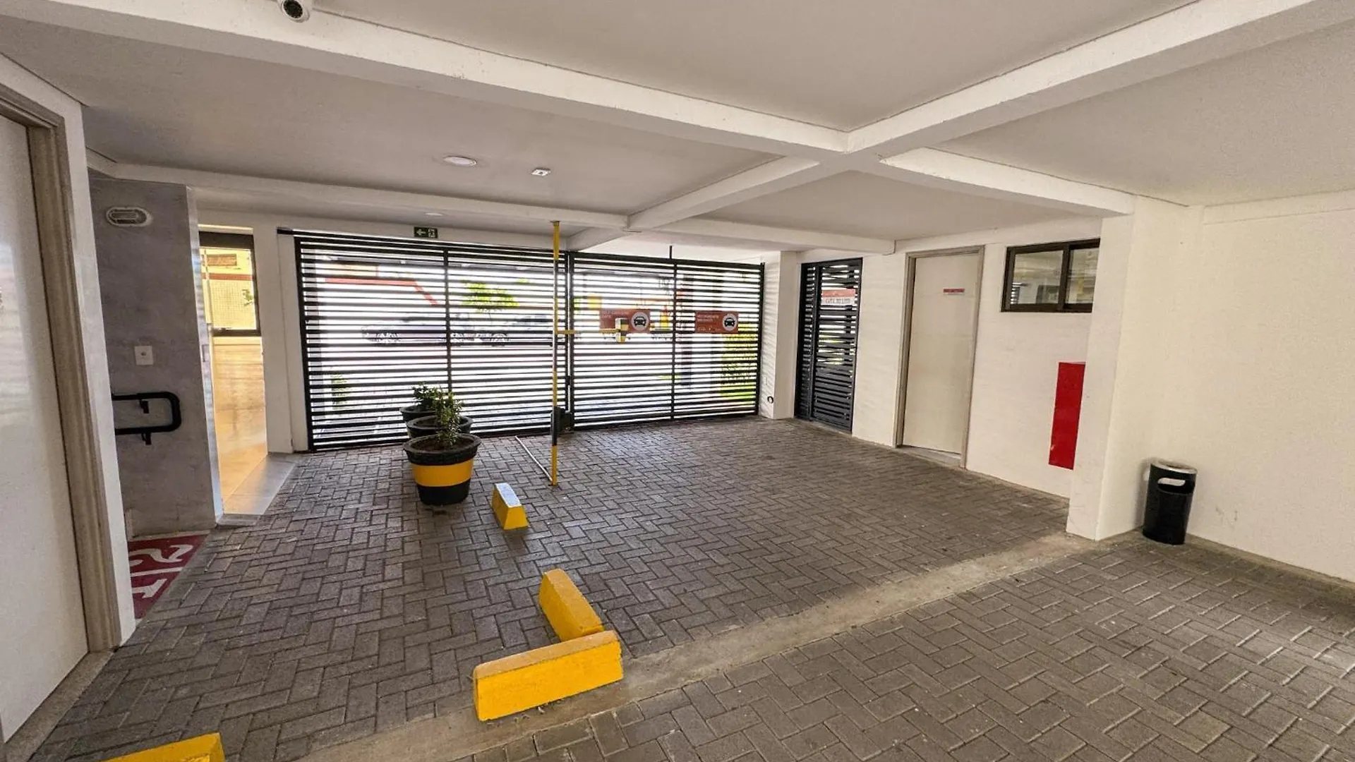 Easy Suites Natal Hotel